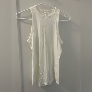 White lululemon tank top
